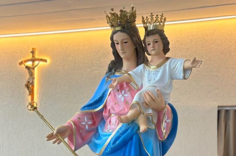 Comunidade Nossa Senhora Auxiliadora recebe nova imagem da padroeira